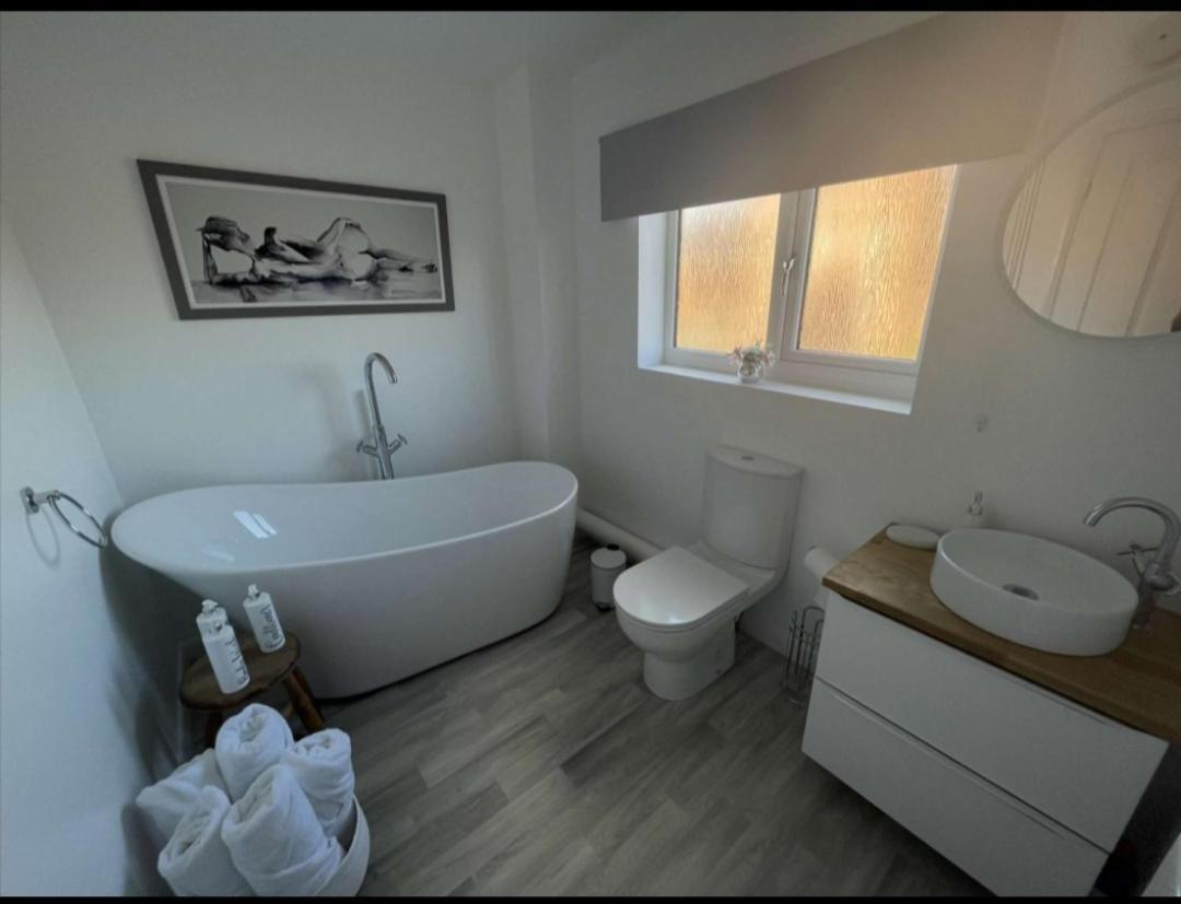 A Beautiful House In A Scenic Town Location. Villa Louth  Eksteriør bilde